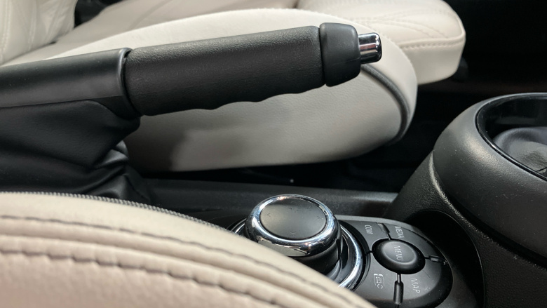 MINI Hatchback 1.5 Cooper Exclusive 3dr Auto Petrol Hatchback